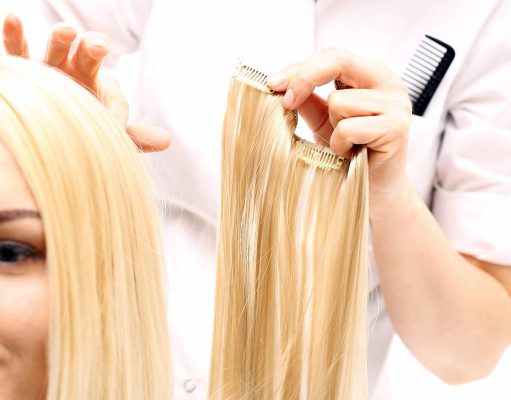 Comprendre comment poser correctement ses extensions de cheveux : les conseils à retenir