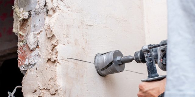 Comprendre les tenants et les aboutissants de l'assurance dommages ouvrage avant d'ouvrir un mur porteur : devis et explications
