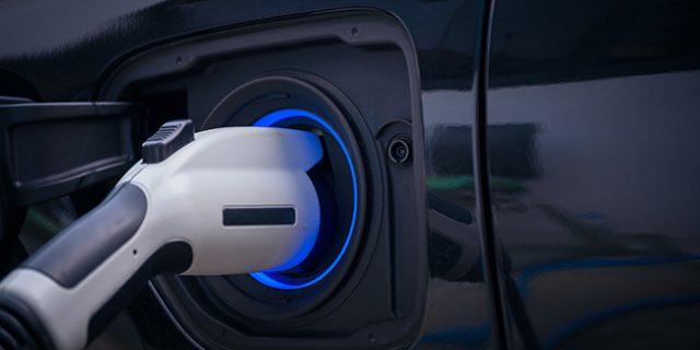 La maison équipée d'une borne de charge ultra rapide : une solution possible ?