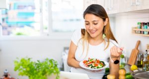 Les causes et solutions naturelles pour vaincre le ventre gonflé