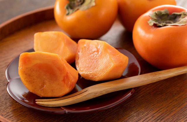 Le kaki : le fruit d'automne aux incroyables vertus thérapeutiques – Les fantastiques propriétés à découvrir en cuisine et au jardin