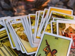 2023 : les cartes du tarot dévoilent l'avenir du monde – secrets et prédictions à découvrir