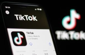 Guide ultime : comment utiliser TikTok pour réaliser des sketchs comiques et captivants