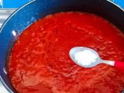 Bicarbonate et sauce tomate