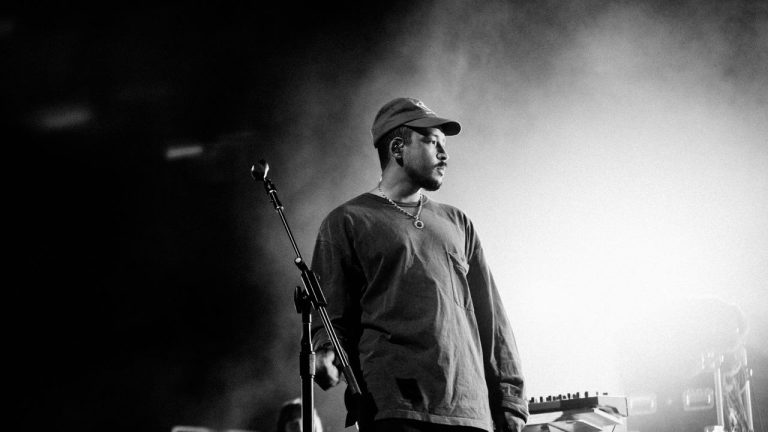 Dijon sur scène : le groupe invité musical de Saturday Night Live promet une soirée inoubliable