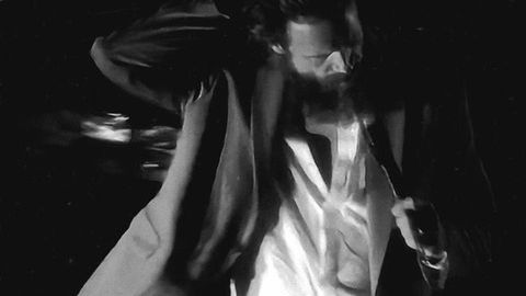 Father John Misty dévoile les dates de sa tournée 2026 : préparez-vous à un concert inoubliable en Europe.