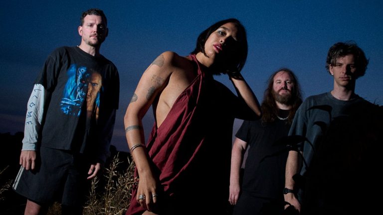 Mandy, Indiana dévoile un nouvel album ‘Urgh’ et partage le titre captivant ‘Magazine’ : écoute maintenant les dernières sonorités inédites