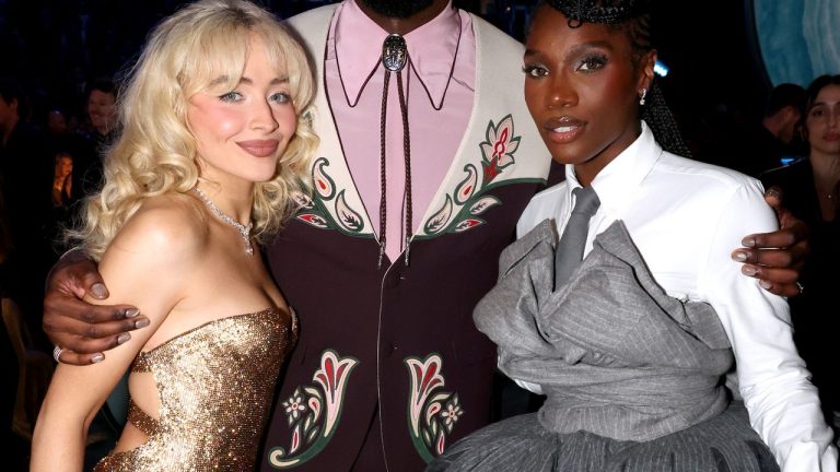 Grammys 2026 : Sabrina Carpenter et Doechii en lice pour la chanson de l’année, découvrez les nominations et surprises