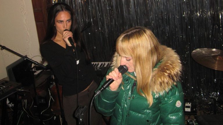 Smerz, Tap Clairo, ml buch et mike révèlent des projets captivants sur le nouvel album big city life edits : écoutez maintenant.