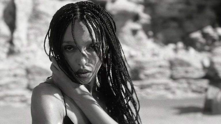 FKA Twigs dévoile son nouveau clip « Hard » : un voyage captivant à travers la musique et l’art visuel