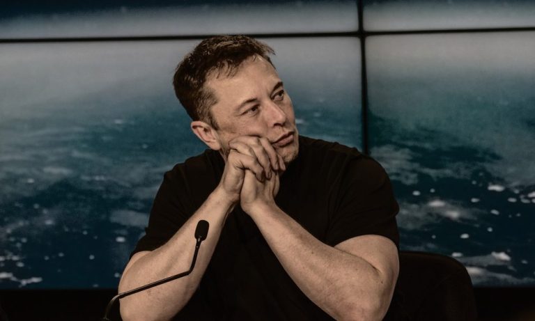 Elon Musk prédit un avenir fou pour l’IA dans deux ans : ce que cela signifie pour la technologie et l’humanité