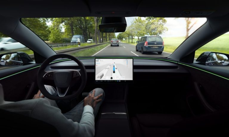 Elon Musk révèle des améliorations clés pour le FSD de Tesla : vers une conduite autonome avancée