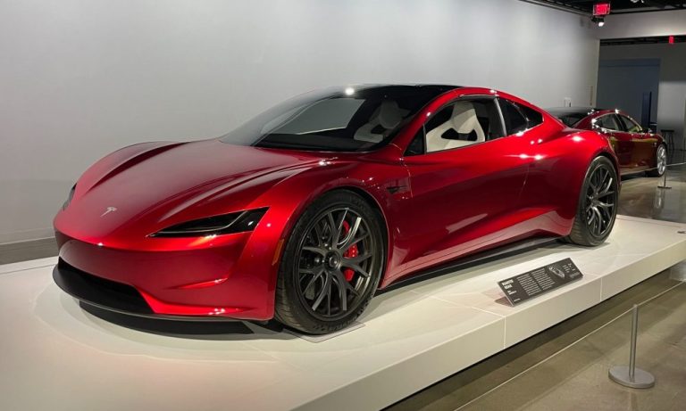 Tesla Roadster : une nouvelle technologique pour des vitesses époustouflantes en toute sécurité